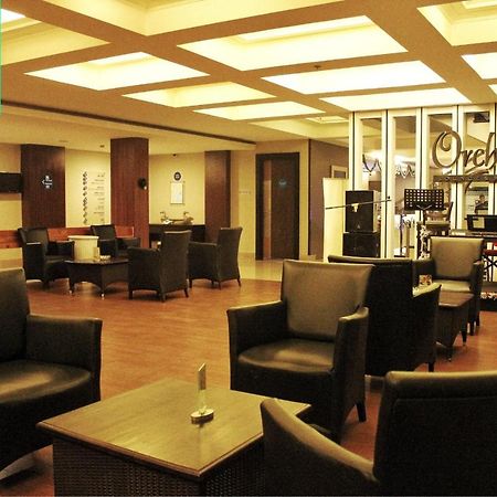 Dafam Hotel Чилачап Екстериор снимка