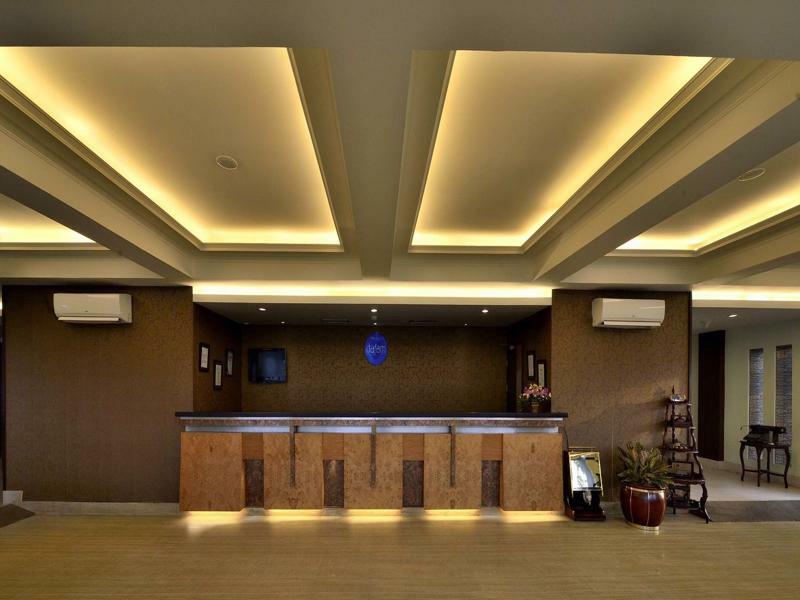 Dafam Hotel Чилачап Екстериор снимка